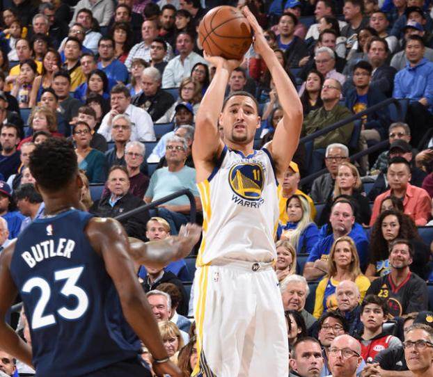 的中锋球员 的中锋球员