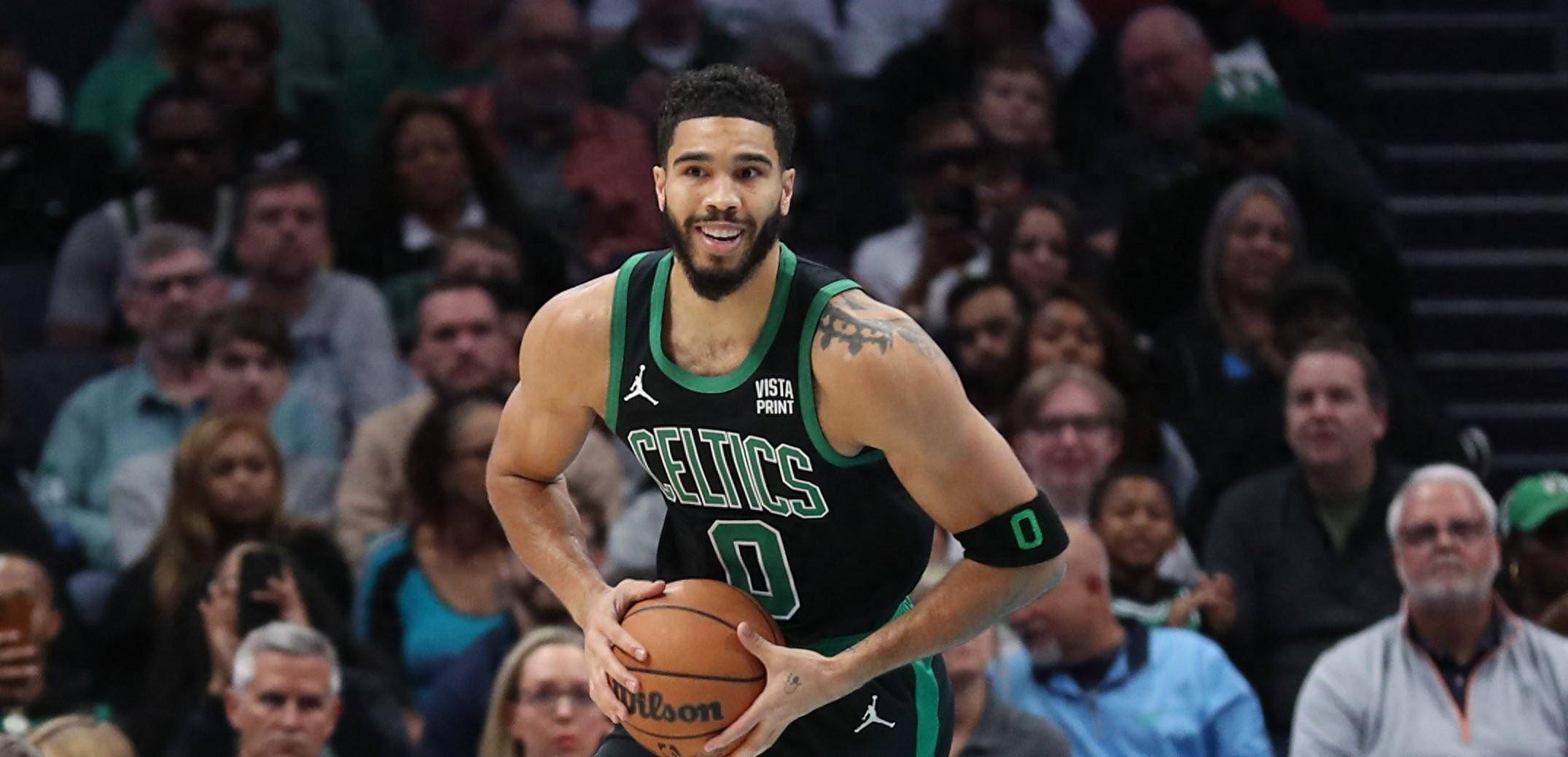 一人手中被 一人手中被