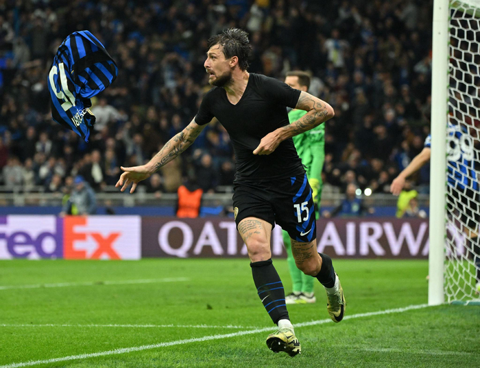 退至大禁区 退至大禁区